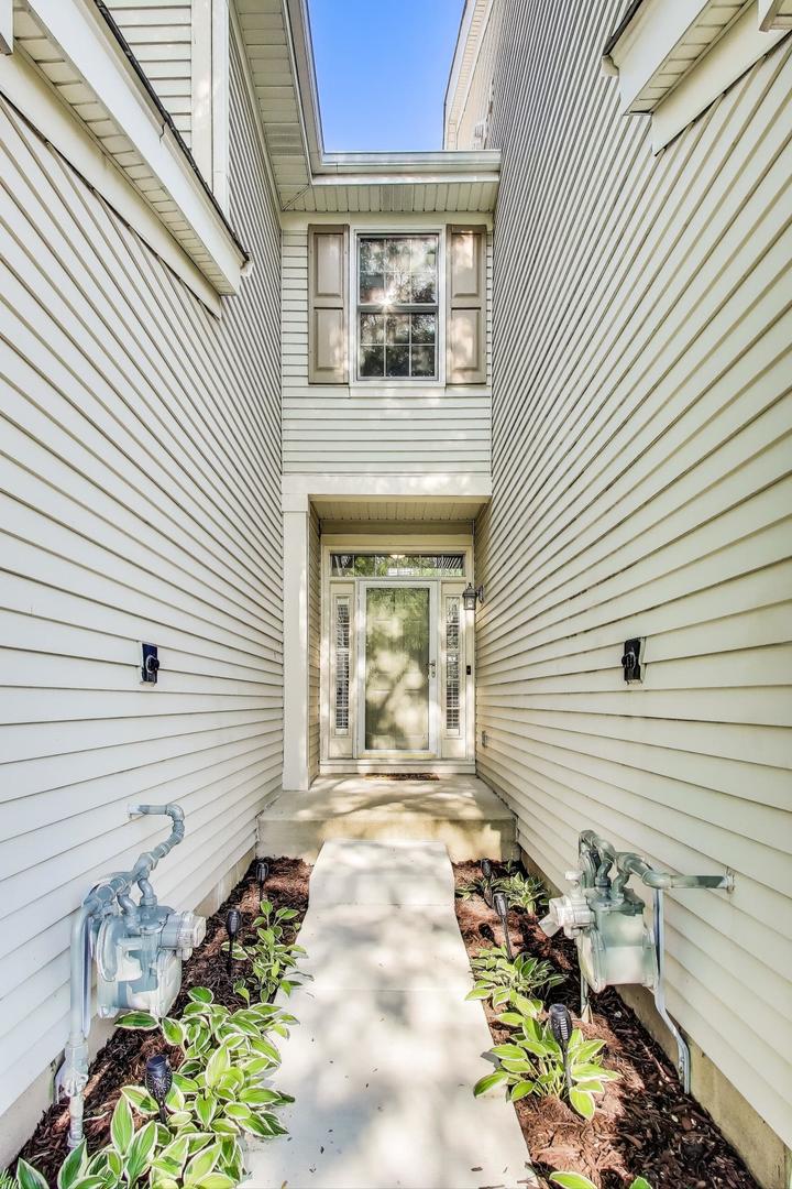 99 Stonegate Lane