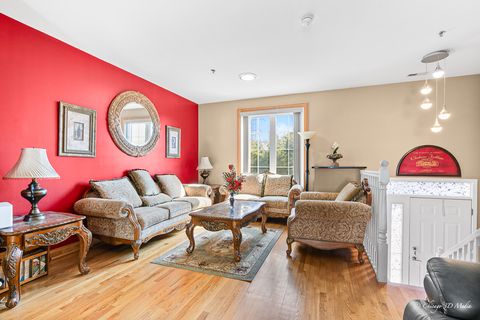 Tiny photo for 183 N East River Road #F4, Des Plaines, IL 60016 (MLS # 12475695)