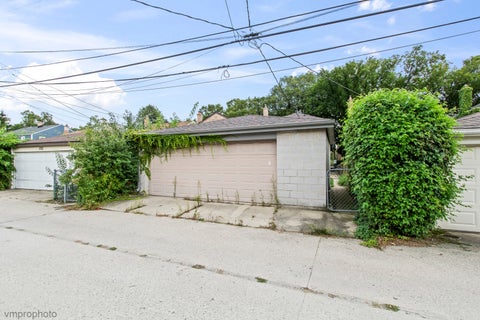 Tiny photo for 1720 Leland Avenue, Evanston, IL 60201 (MLS # 12762497)