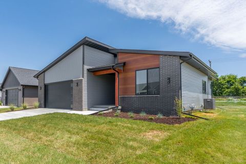 Tiny photo for 1413 Colonial Court, Eldridge, IA 52748 (MLS # 12623574)