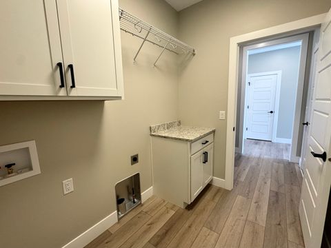 Tiny photo for 1413 Colonial Court, Eldridge, IA 52748 (MLS # 12623574)