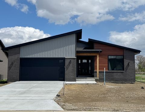 Tiny photo for 1413 Colonial Court, Eldridge, IA 52748 (MLS # 12623574)