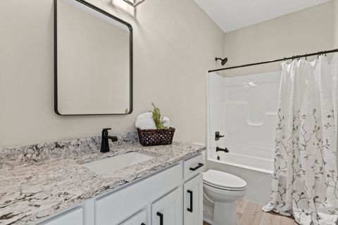 Tiny photo for 1413 Colonial Court, Eldridge, IA 52748 (MLS # 12623574)