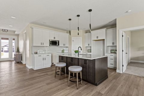 Tiny photo for 1413 Colonial Court, Eldridge, IA 52748 (MLS # 12623574)