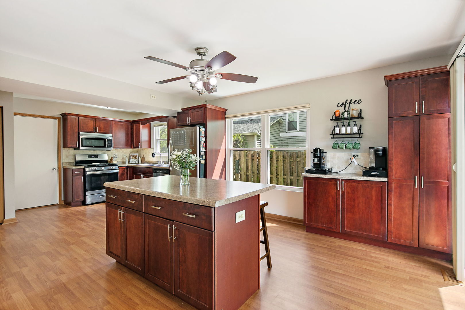 906 Oak Ridge Drive