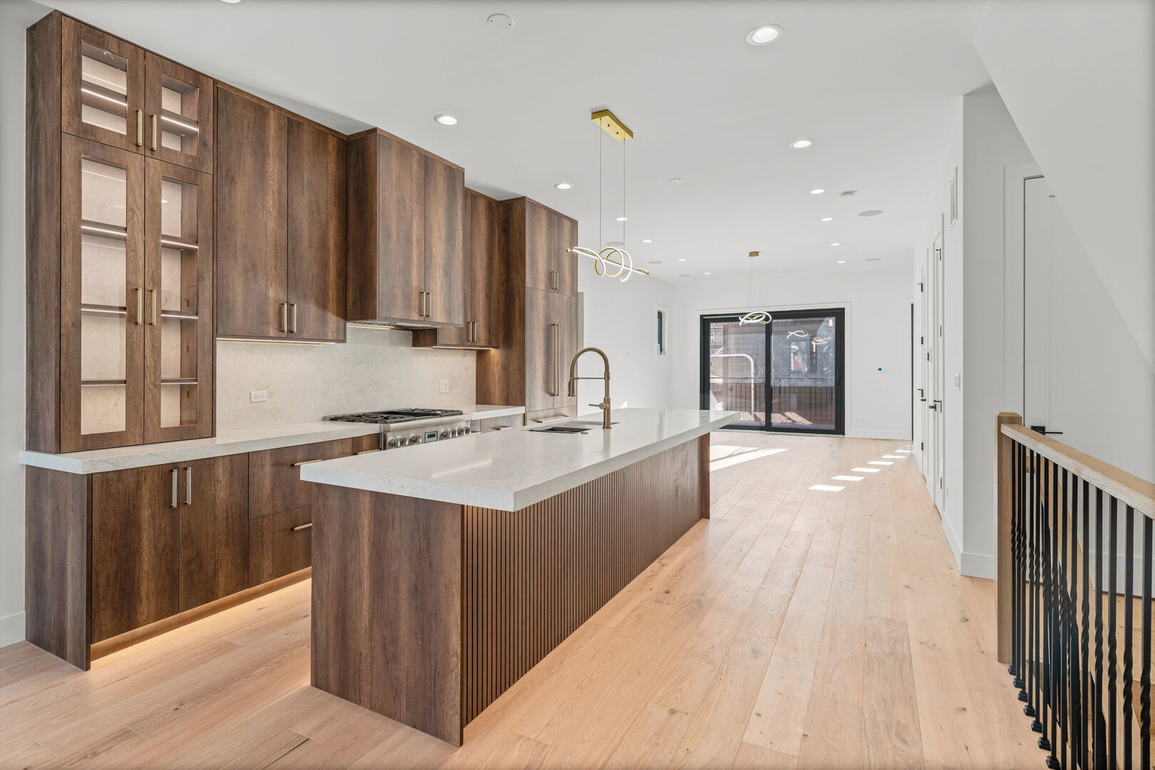 2341 W Belden Avenue, Chicago, IL, 60647 4 2341 W Belden Avenue