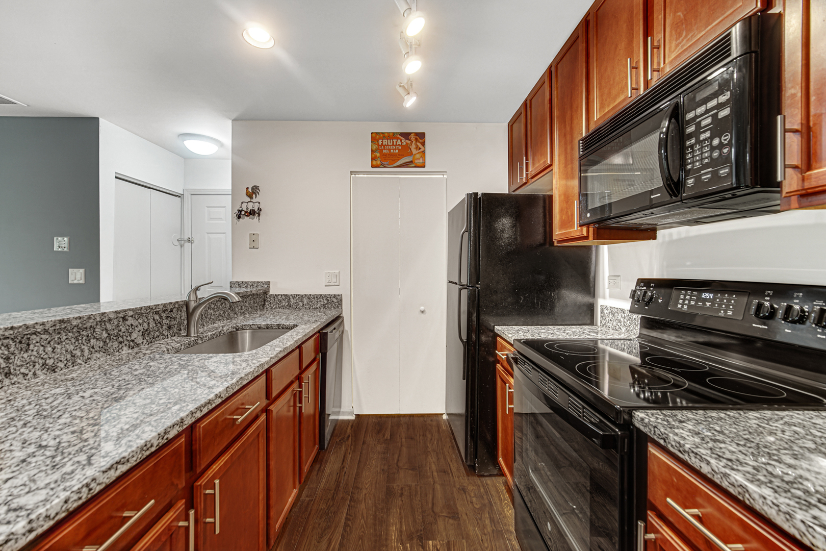 108 GLENGARRY Drive 303