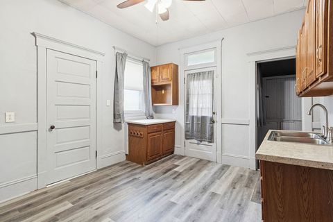 Tiny photo for 705 W Market Street, Bloomington, IL 61701 (MLS # 12566627)