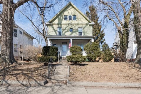 Photo of 705 W Market Street, Bloomington, IL 61701 (MLS # 12566627)