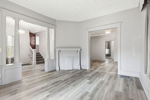 Tiny photo for 705 W Market Street, Bloomington, IL 61701 (MLS # 12566627)