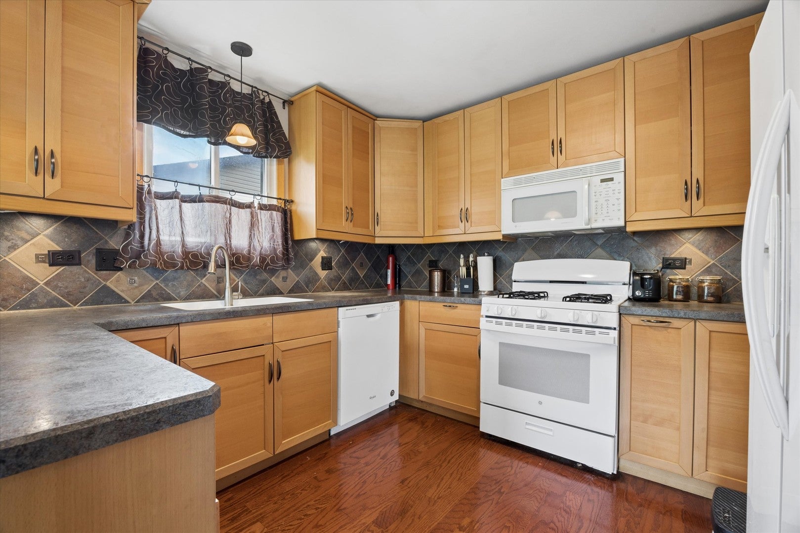 4093 Bayside Drive