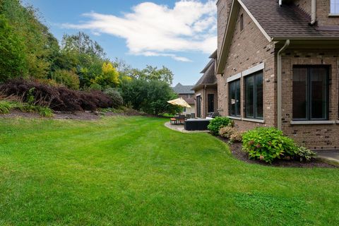 Tiny photo for 641 Lakeside Drive, Hinsdale, IL 60521 (MLS # 12586888)