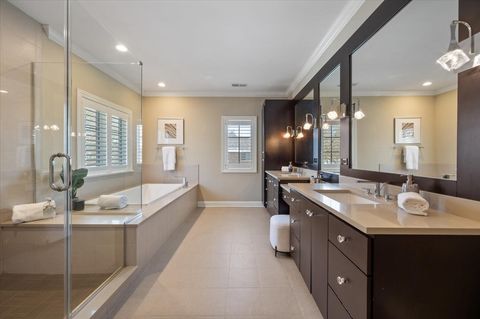 Tiny photo for 641 Lakeside Drive, Hinsdale, IL 60521 (MLS # 12586888)