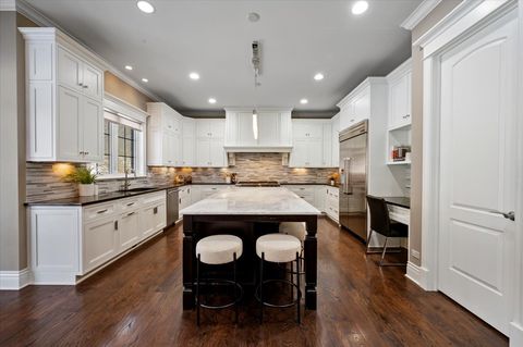 Tiny photo for 641 Lakeside Drive, Hinsdale, IL 60521 (MLS # 12586888)