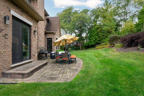 Tiny photo for 641 Lakeside Drive, Hinsdale, IL 60521 (MLS # 12586888)