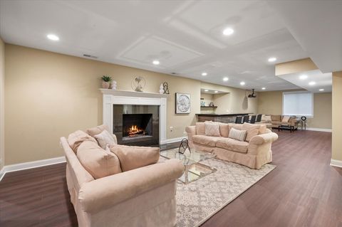 Tiny photo for 641 Lakeside Drive, Hinsdale, IL 60521 (MLS # 12586888)