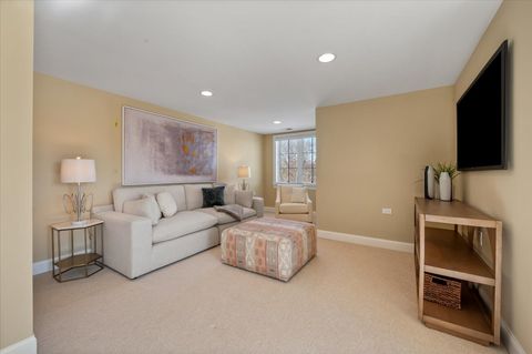 Tiny photo for 641 Lakeside Drive, Hinsdale, IL 60521 (MLS # 12586888)