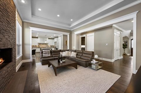 Tiny photo for 641 Lakeside Drive, Hinsdale, IL 60521 (MLS # 12586888)