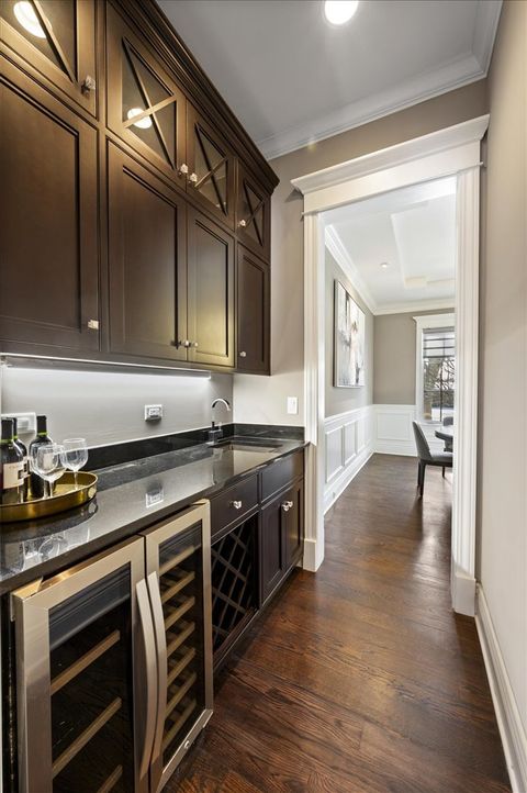 Tiny photo for 641 Lakeside Drive, Hinsdale, IL 60521 (MLS # 12586888)