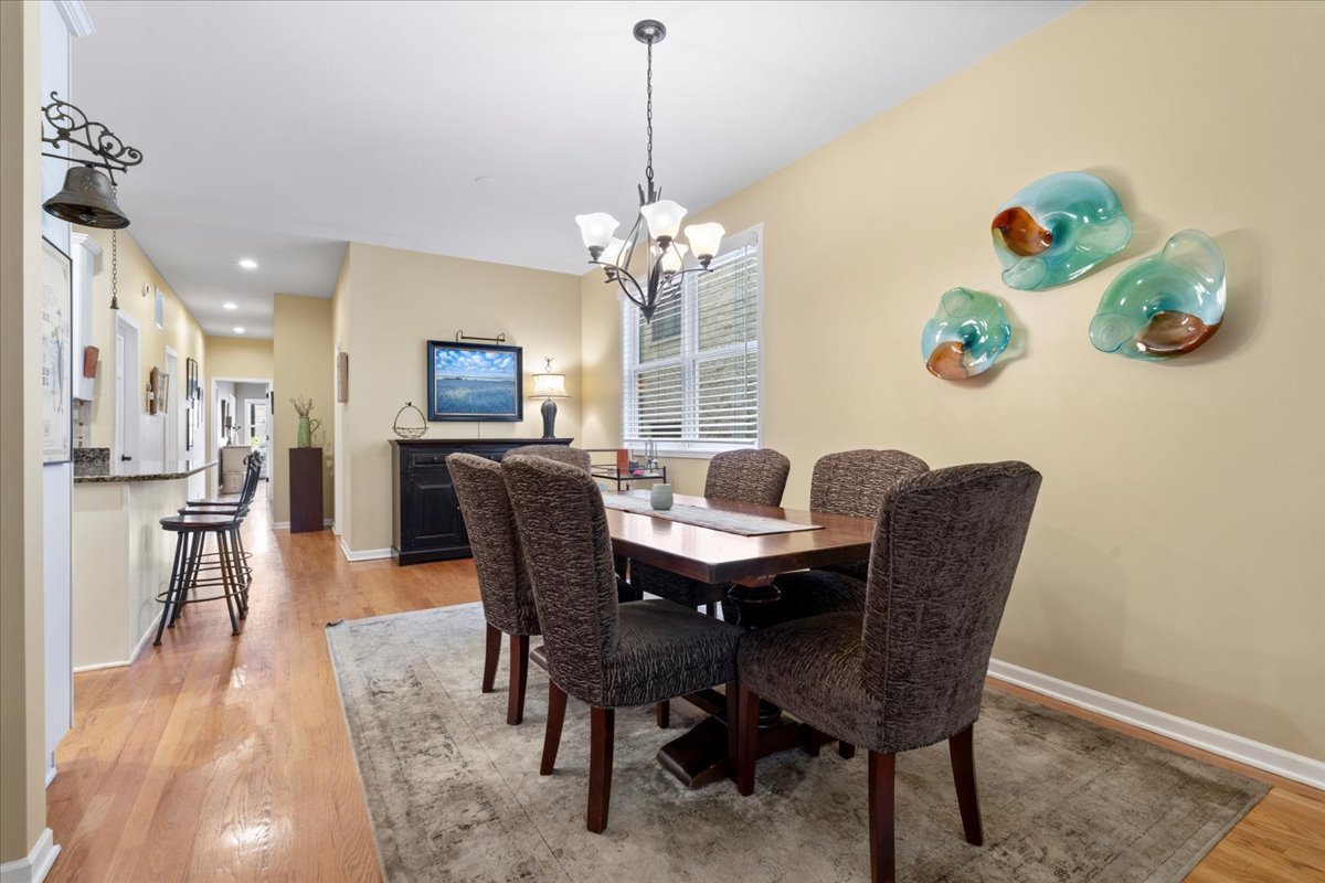 637 W Wrightwood Avenue 4W