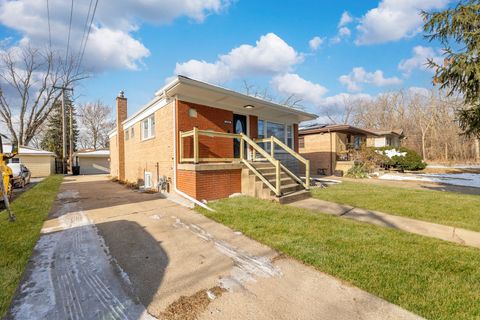 Tiny photo for 14208 Ingleside Avenue, Dolton, IL 60419 (MLS # 12547331)