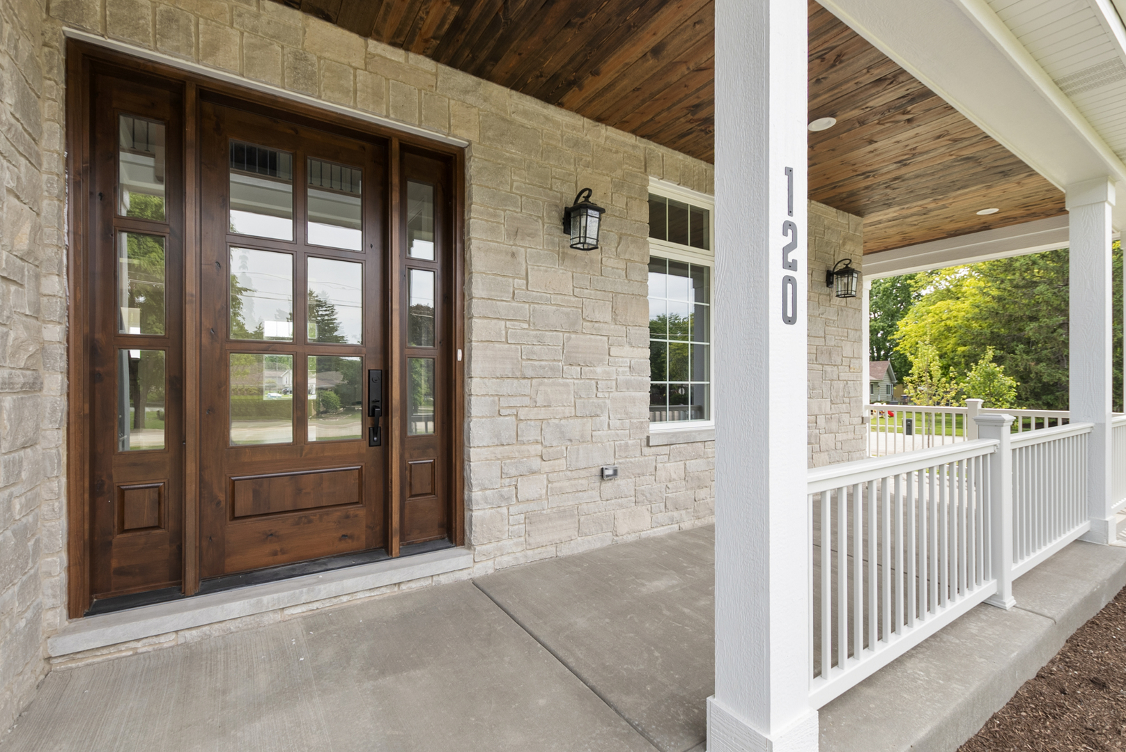 120 W Sauk Trail