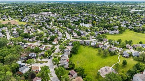 Tiny photo for 5039 Chambers Drive, Hoffman Estates, IL 60010 (MLS # 12676332)