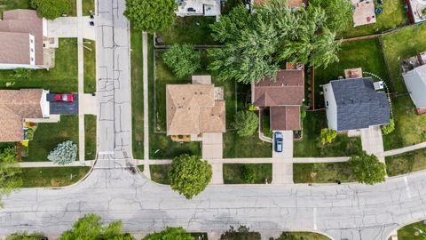 Tiny photo for 5039 Chambers Drive, Hoffman Estates, IL 60010 (MLS # 12676332)