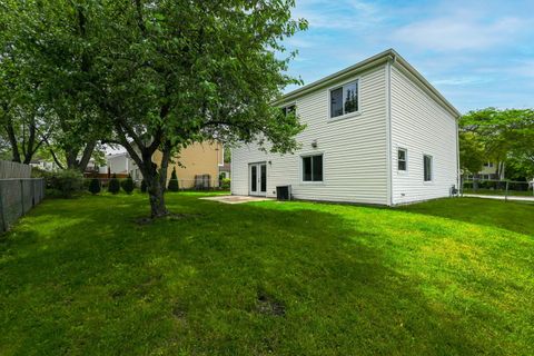 Tiny photo for 5039 Chambers Drive, Hoffman Estates, IL 60010 (MLS # 12676332)
