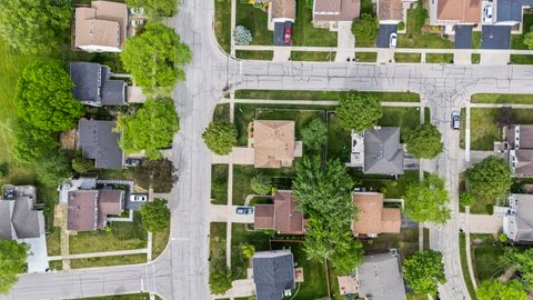 Tiny photo for 5039 Chambers Drive, Hoffman Estates, IL 60010 (MLS # 12676332)