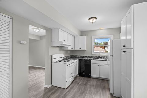 Tiny photo for 5039 Chambers Drive, Hoffman Estates, IL 60010 (MLS # 12676332)