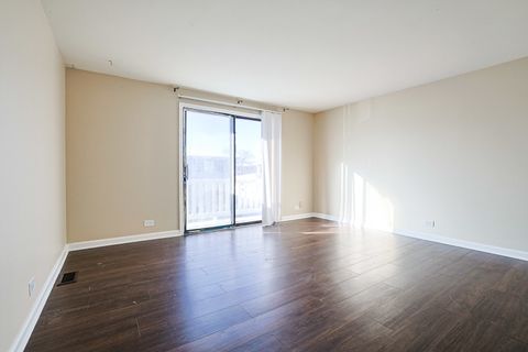 Tiny photo for 107 TONSET Court #107, Schaumburg, IL 60193 (MLS # 12527216)