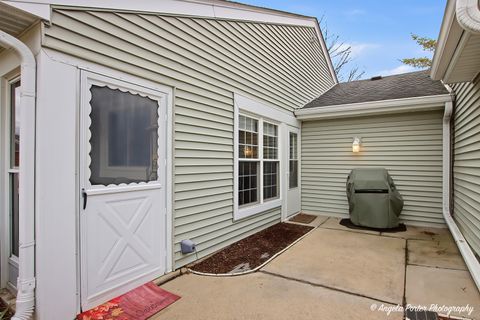 Tiny photo for 7202 Oxford Circle #237, Fox Lake, IL 60020 (MLS # 12580338)