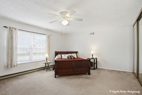 Tiny photo for 7202 Oxford Circle #237, Fox Lake, IL 60020 (MLS # 12580338)