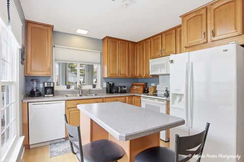 Tiny photo for 7202 Oxford Circle #237, Fox Lake, IL 60020 (MLS # 12580338)