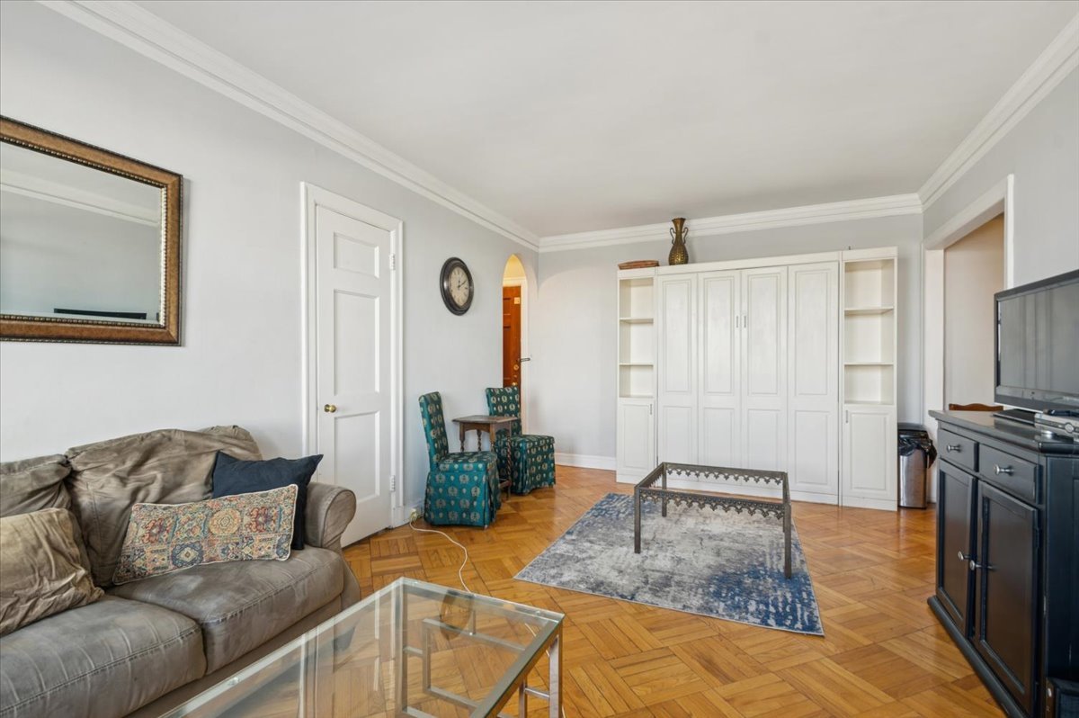 2000 N Lincoln Park West 1311