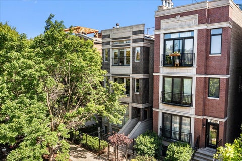 Photo of 1541 W MONTANA Street #2, Chicago, IL 60614 (MLS # 12668046)