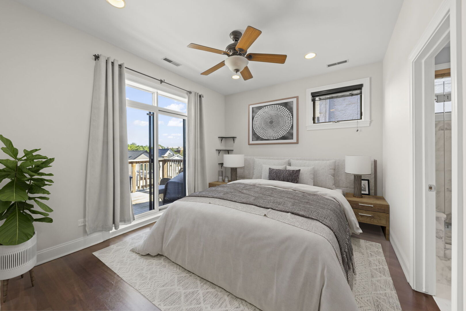 1924 W DIVERSEY Parkway 3E