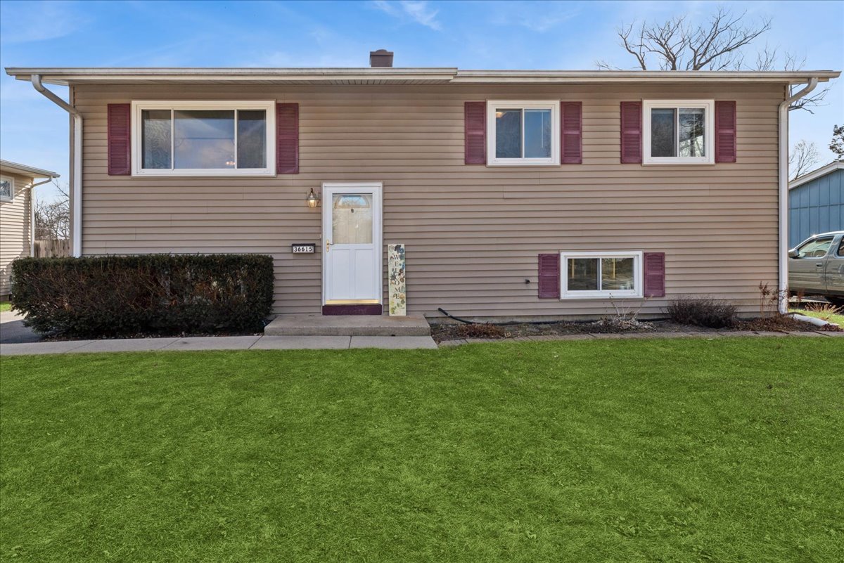 36615 N Streamwood Drive