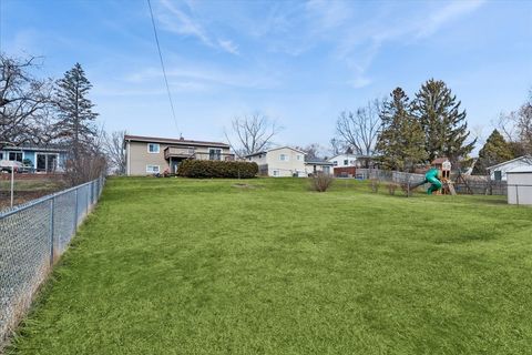 Tiny photo for 36615 N Streamwood Drive, Gurnee, IL 60031 (MLS # 12595231)