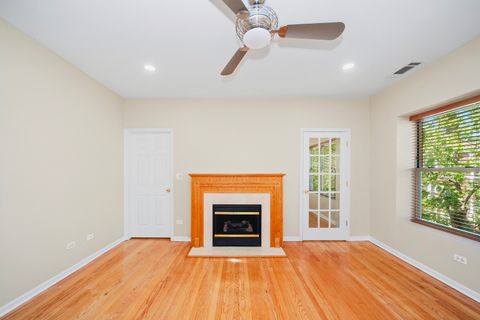 Tiny photo for 1243 W ROSEMONT Avenue #3W, Chicago, IL 60660 (MLS # 12475714)