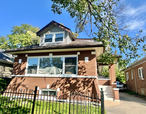 Photo of 10145 S Lafayette Avenue, Chicago, IL 60628 (MLS # 12786804)
