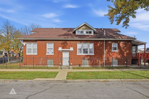 Tiny photo for 1301 N Waller Avenue, Chicago, IL 60651 (MLS # 12516324)