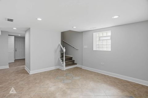 Tiny photo for 1301 N Waller Avenue, Chicago, IL 60651 (MLS # 12516324)