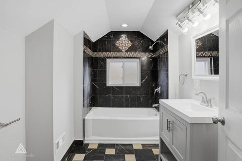 Tiny photo for 1301 N Waller Avenue, Chicago, IL 60651 (MLS # 12516324)