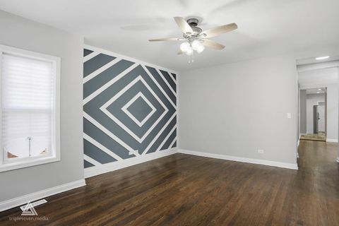 Tiny photo for 1301 N Waller Avenue, Chicago, IL 60651 (MLS # 12516324)