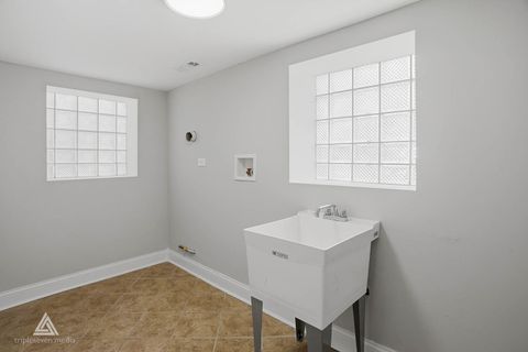 Tiny photo for 1301 N Waller Avenue, Chicago, IL 60651 (MLS # 12516324)