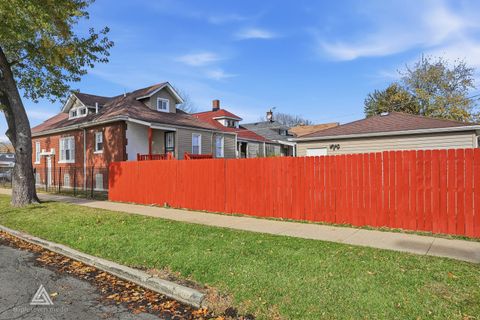 Tiny photo for 1301 N Waller Avenue, Chicago, IL 60651 (MLS # 12516324)
