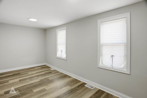 Tiny photo for 1301 N Waller Avenue, Chicago, IL 60651 (MLS # 12516324)