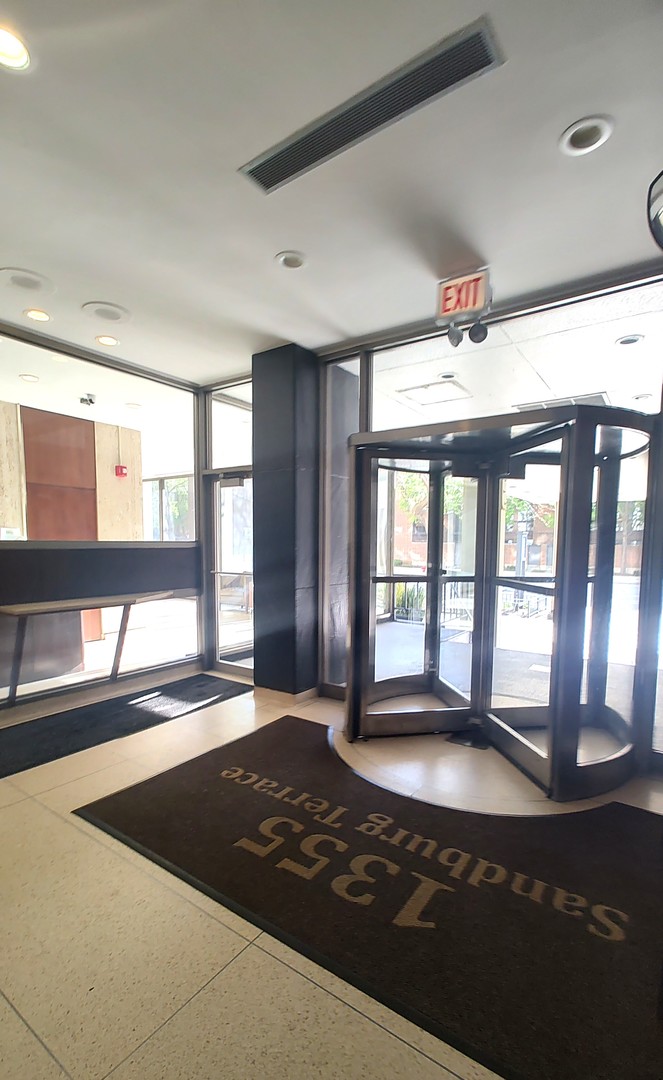 1355 N Sandburg Terrace 1207D